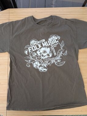 Edmonton Folk Fest "Schlepper" Graphic T-Shirt